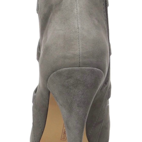 Vince Camuto Women’s Aranda Leather Shoes - Picture 5 of 7